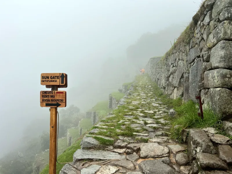 Km 82 (Piscacucho)，這是經典印加古道的官方起點，終點是馬丘比丘的太陽門。