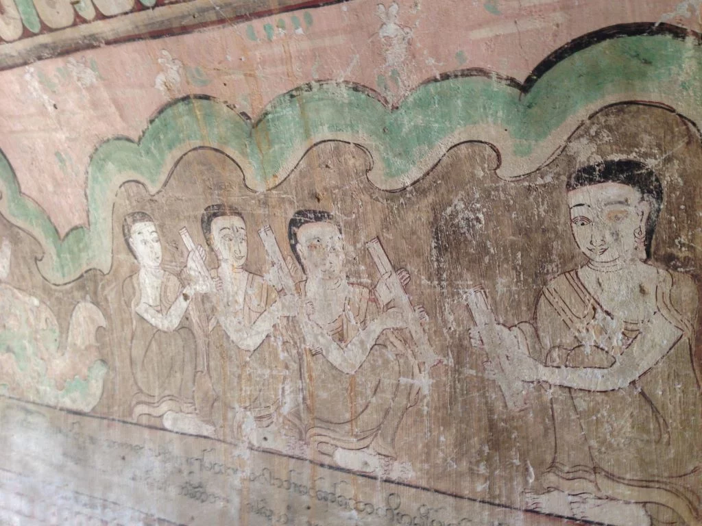 Bagan 緬甸自助旅行第2章:兩千座金碧輝煌的佛塔與寺廟 — 蒲甘旅遊指南 5 緬甸蒲甘優婆離登寺(Upali Thein temple)的一幅古老壁畫,描繪了寺廟的開光儀式