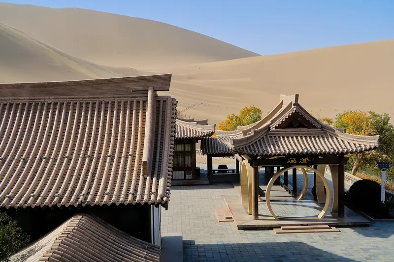 Crescent Lake and Singing Sand Dune Inisde
