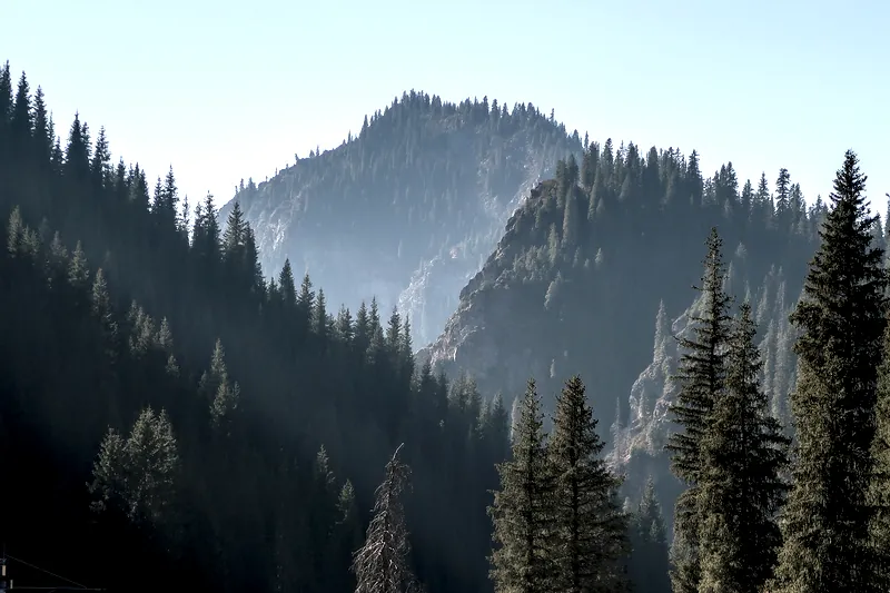 【Urumqi 旅遊指南】世界上距離海洋最遠的大型城市：中國大陸烏魯木齊絲路背包旅遊