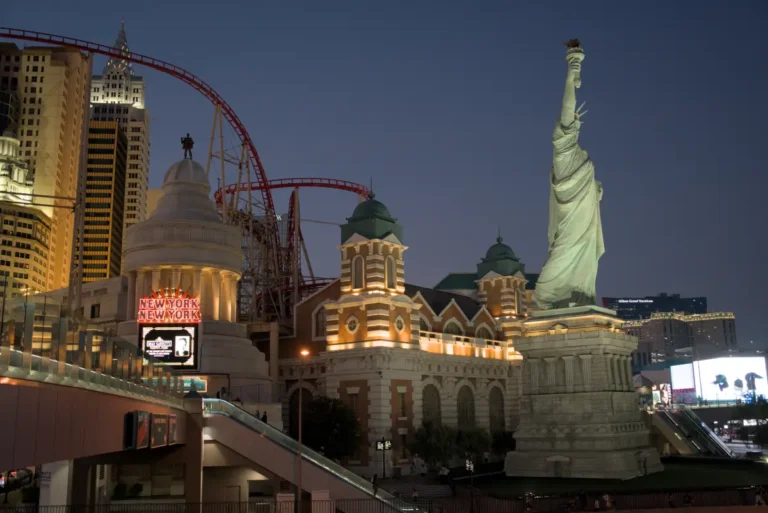 美國 Las Vegas 自由行之旅 - 拉斯維加斯 : 五光十色的霓虹娛樂勝地 全攻略！