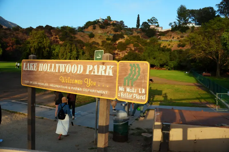 Los Angeles Lake Hollywood Park