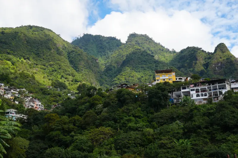 【阿蒂特蘭湖】瓜地馬拉旅遊全紀錄:世界上最美麗的湖泊 Lago de Atitlán,6座湖畔城鎮介紹 7 在這裡坐船跳不同的村鎮就是來這裡主要活動之一#1