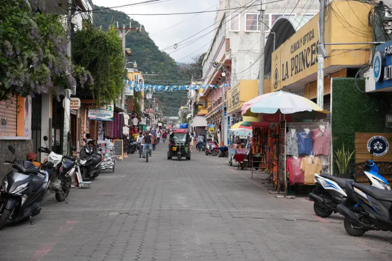 【阿蒂特蘭湖】瓜地馬拉旅遊全紀錄:世界上最美麗的湖泊 Lago de Atitlán,6座湖畔城鎮介紹 13 湖畔長廊(La Calle Santander)#1