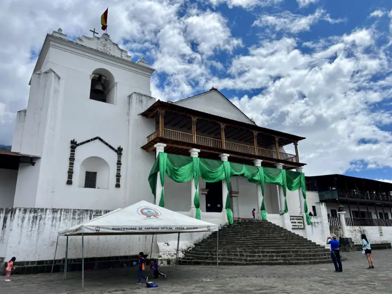 【阿蒂特蘭湖】瓜地馬拉旅遊全紀錄:世界上最美麗的湖泊 Lago de Atitlán,6座湖畔城鎮介紹 32 Saint James the Apostle Church 教堂外觀。