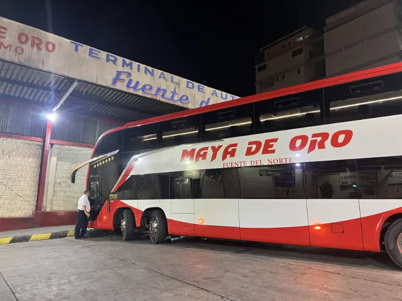 Guatemala Flores Terminal Central de Buses/Terminal Nueva