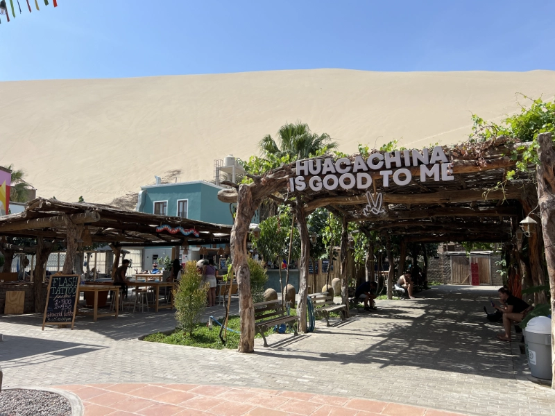 【祕魯自由行】 瓦卡奇納 Huacachina 從綠洲沙丘邊緣觀看令人驚嘆的日落 旅遊指南 5 瓦卡奇納綠洲的當地住宿