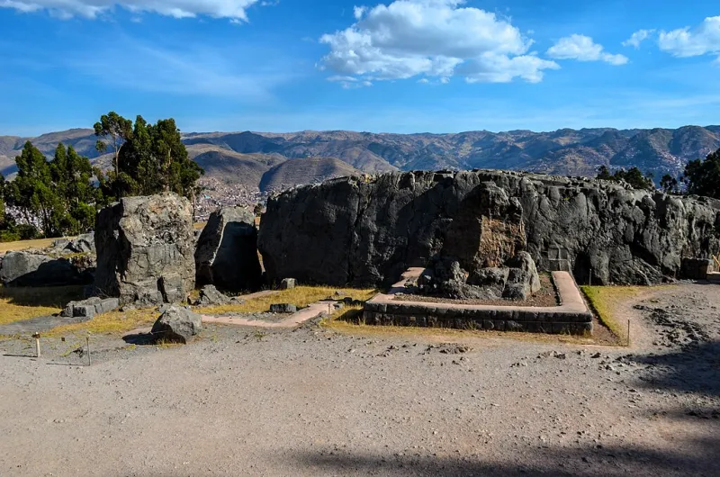 聖谷中的印加巨石之謎,祕魯庫斯科古城遺址歷史探秘 : CUSCO 深度解析 20 琴科 (Q'enqo)