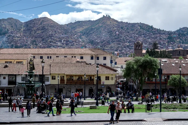 這個主廣場算是相當熱鬧，跟其他中南美洲主廣場比較起來較商業化，是消磨下午時光的好去處。