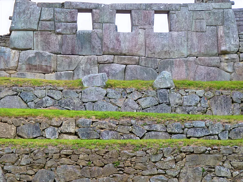 曾經被遺忘的迷霧印加古城 【Machu Picchu & 熱水鎮】 馬丘比丘完全攻略 18 三窗神殿的梯形窗戶