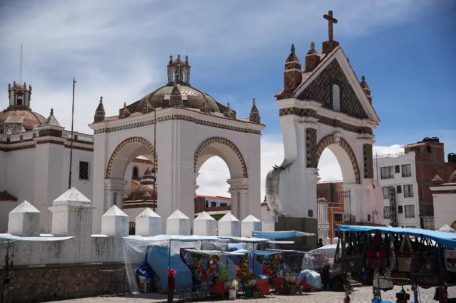 朝聖聖母大教堂是摩爾式與安地斯混融風格的大教堂。