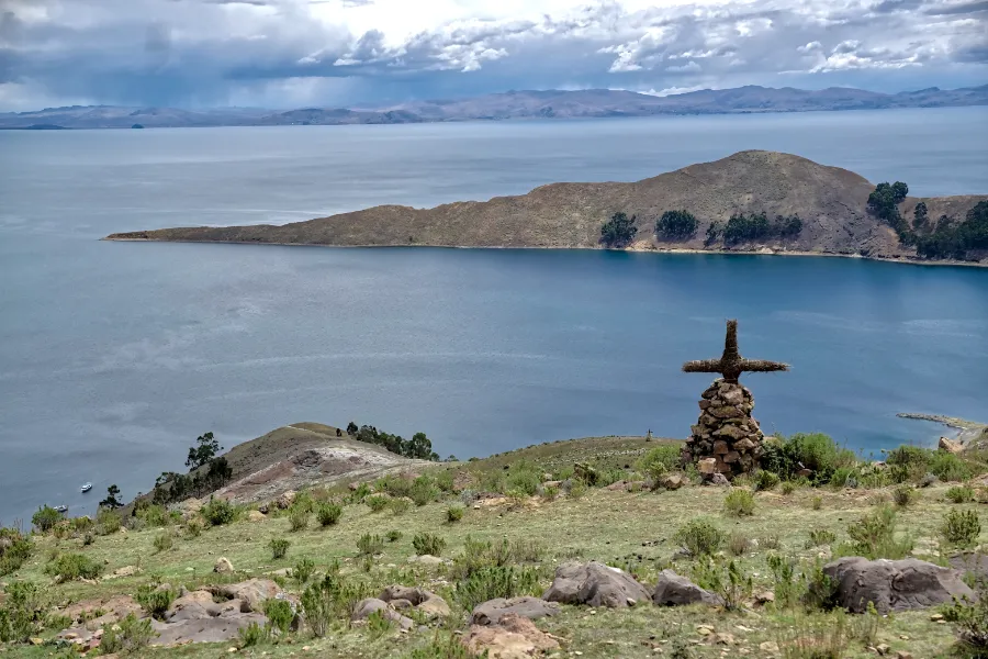 這裡有許多步道可供選擇，但是有許多產業道路也有些複雜。如果沒有導遊一起的話建議先下載當地的地圖。太陽島上還是有許多居民，若迷路也不需太過擔心。