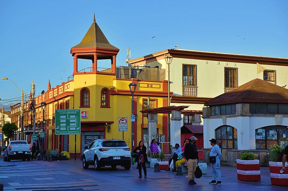 La Recova 是拉塞雷納的中心市場，有百家商家以上。