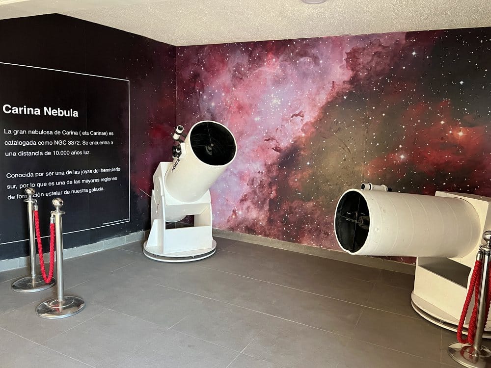 我去維庫尼亞 (Vicuña) 的Mamalluca 天文台，體驗很棒，有英語導遊。