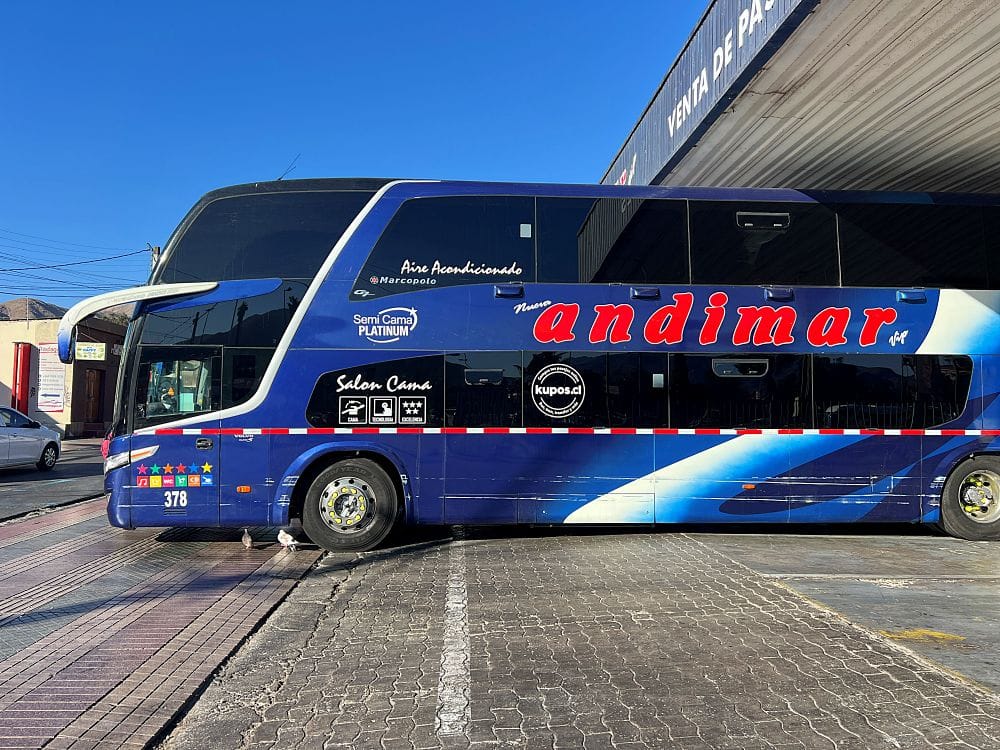 下一站到拉塞勒那 (La Serena) 我是坐 Andimar 品牌的大巴，它的座位比 Turbus 舒服一些，但是沒有 Pluss Chile 這麼高級。
