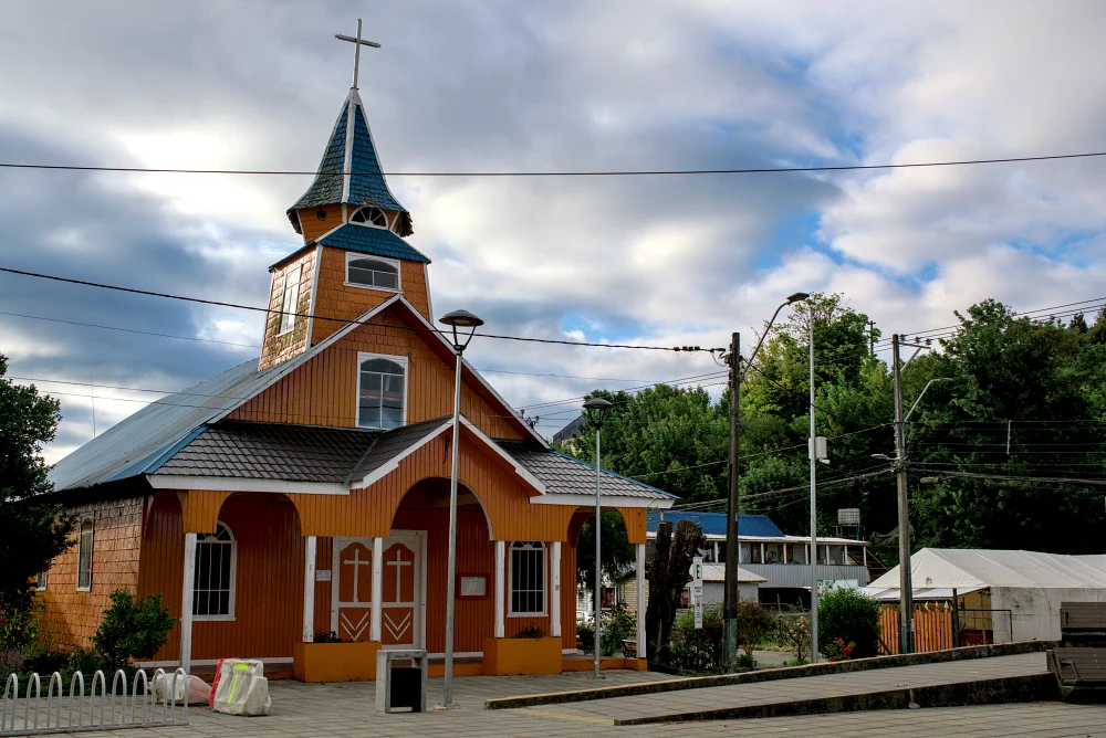 智利奇洛埃島【Chiloé Island】4 天終極旅遊指南：UNESCO 木造教堂、高腳屋與神話地點一次玩透