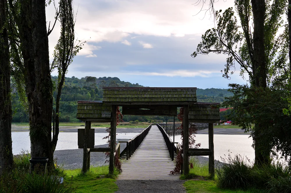 智利奇洛埃島【Chiloé Island】4 天終極旅遊指南：UNESCO 木造教堂、高腳屋與神話地點一次玩透