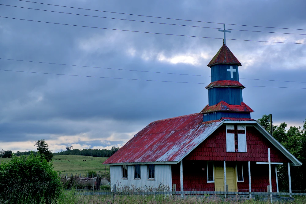 智利奇洛埃島【Chiloé Island】4 天終極旅遊指南：UNESCO 木造教堂、高腳屋與神話地點一次玩透
