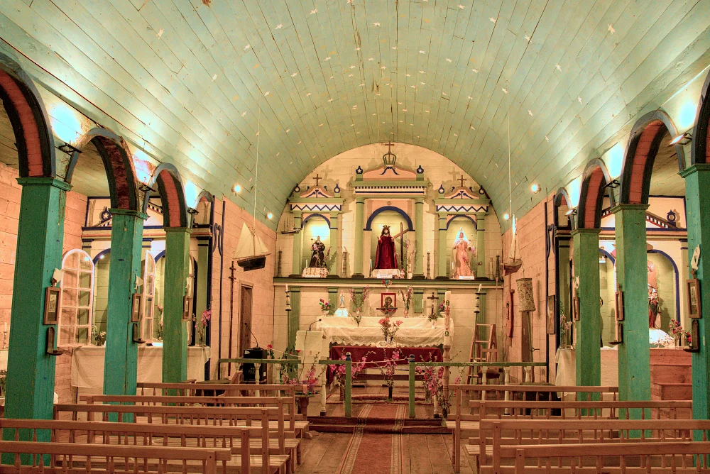 智利奇洛埃島【Chiloé Island】4 天終極旅遊指南：UNESCO 木造教堂、高腳屋與神話地點一次玩透