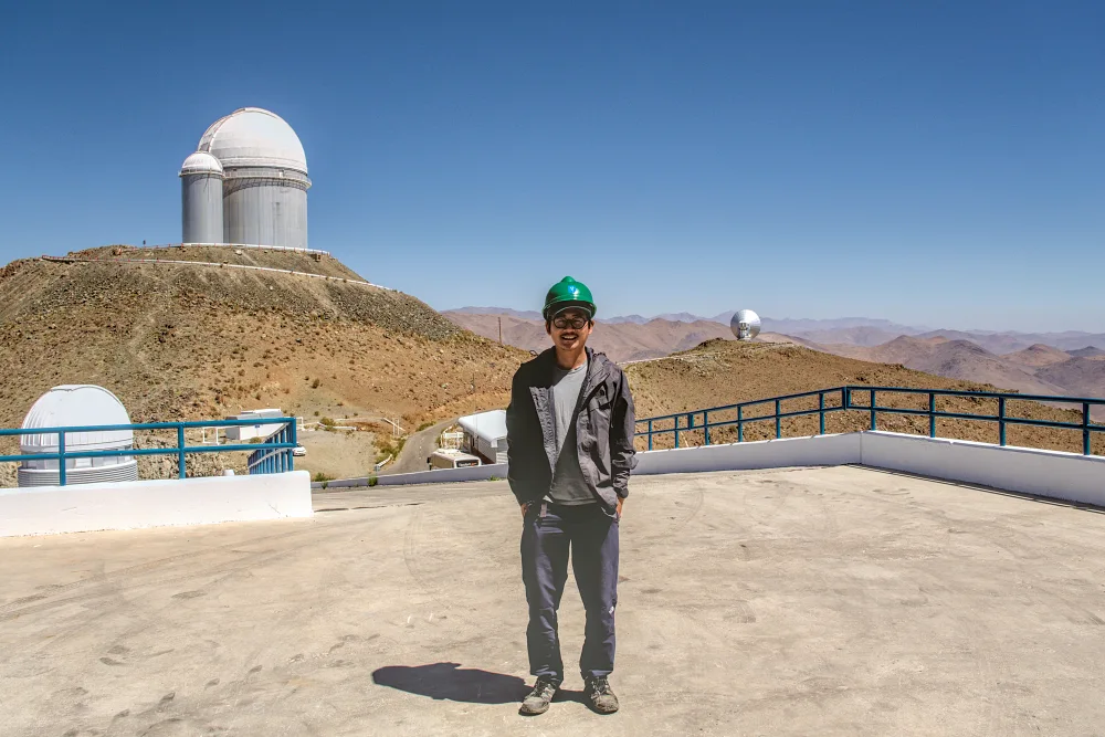 我與ESO 3.6公尺望遠鏡的合照。