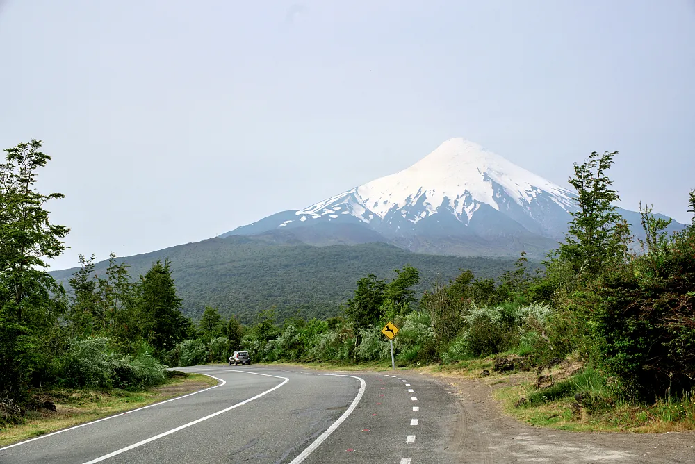 我在環繞延基韋湖 (Lago Llanquihue)的路上一角。