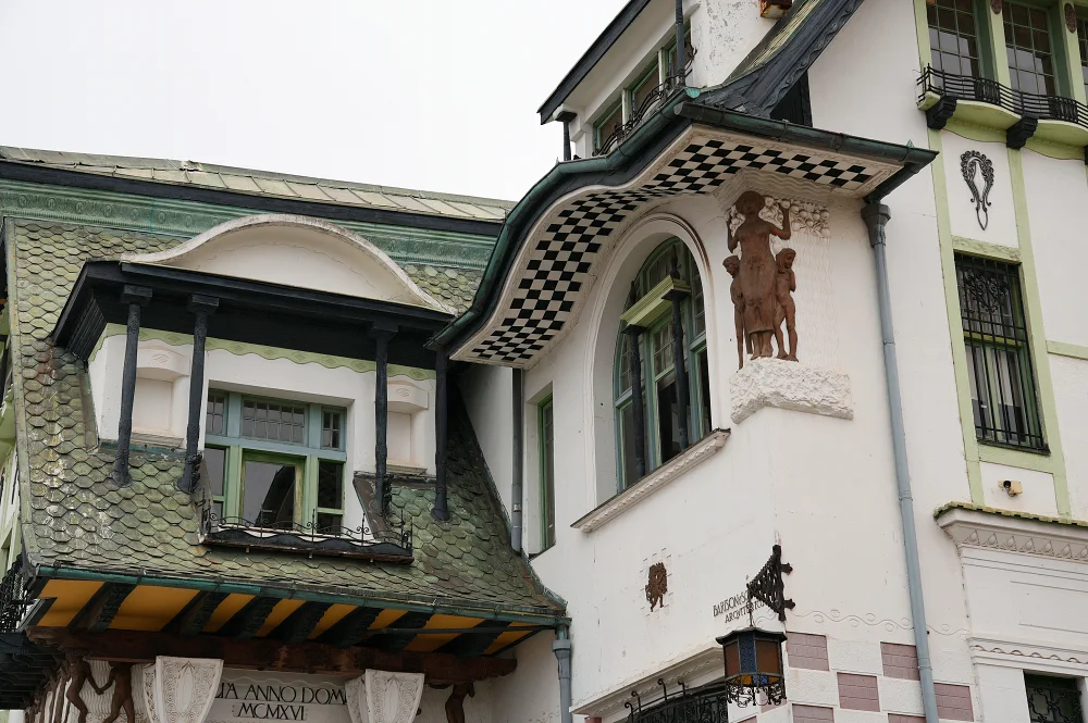 這裡的巴布里札宮 (Palacio Baburizza) 是一座具有歷史意義的建築，目前作為博物館開放。