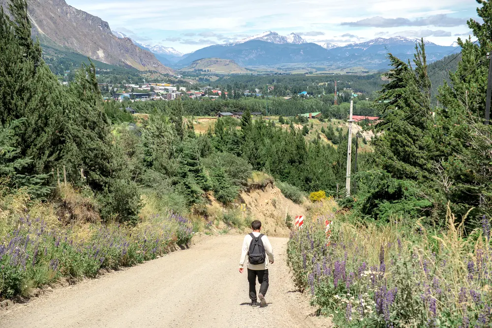 跟 Bloch 一同遊了科伊艾克國家保護區 (Reserva Nacional Coyhaique)。