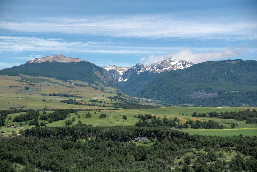 科伊艾克有肥沃的草原，適合畜牧業。